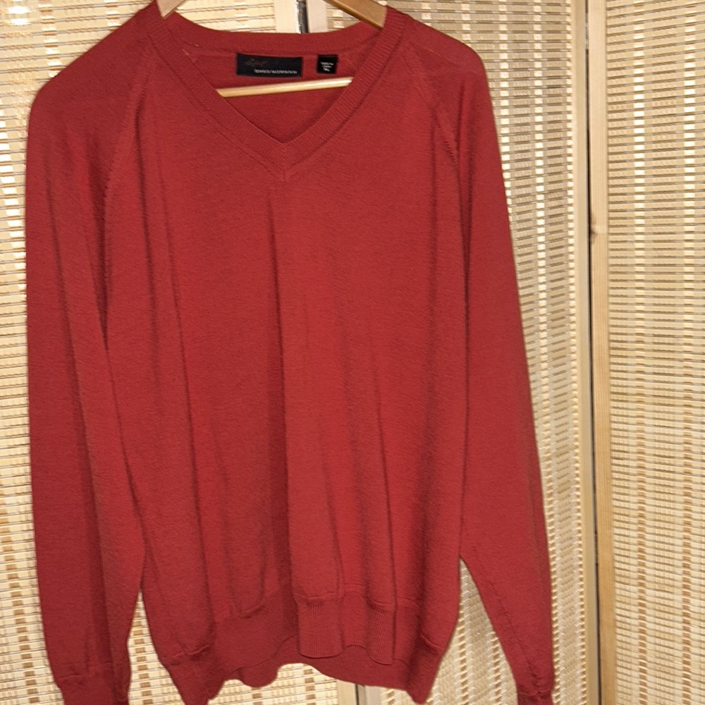 MENS GREG NORMAN Lightweight V-neck, burnt orange size extra L NWOT